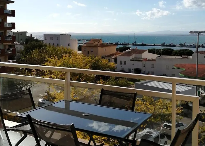 2189 Rocmar 3 3-C, Excelente Situacion Frente Al Puerto Pesquero Y Con Vista A La Bahia. Gran Terraza. Gran Parking Publico Delante. - Es-258-59