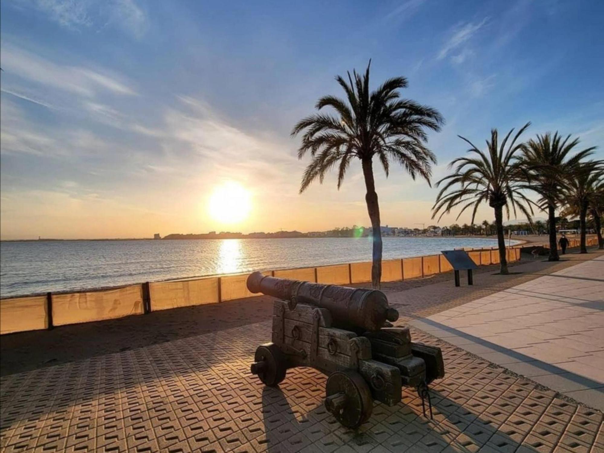 2189 Rocmar 3 3-c, Excelente Situacion Frente Al Puerto Pesquero Y Con Vista A La Bahia. Gran Terraza. Gran Parking Publico Delante. - Es-258-59 Rosas