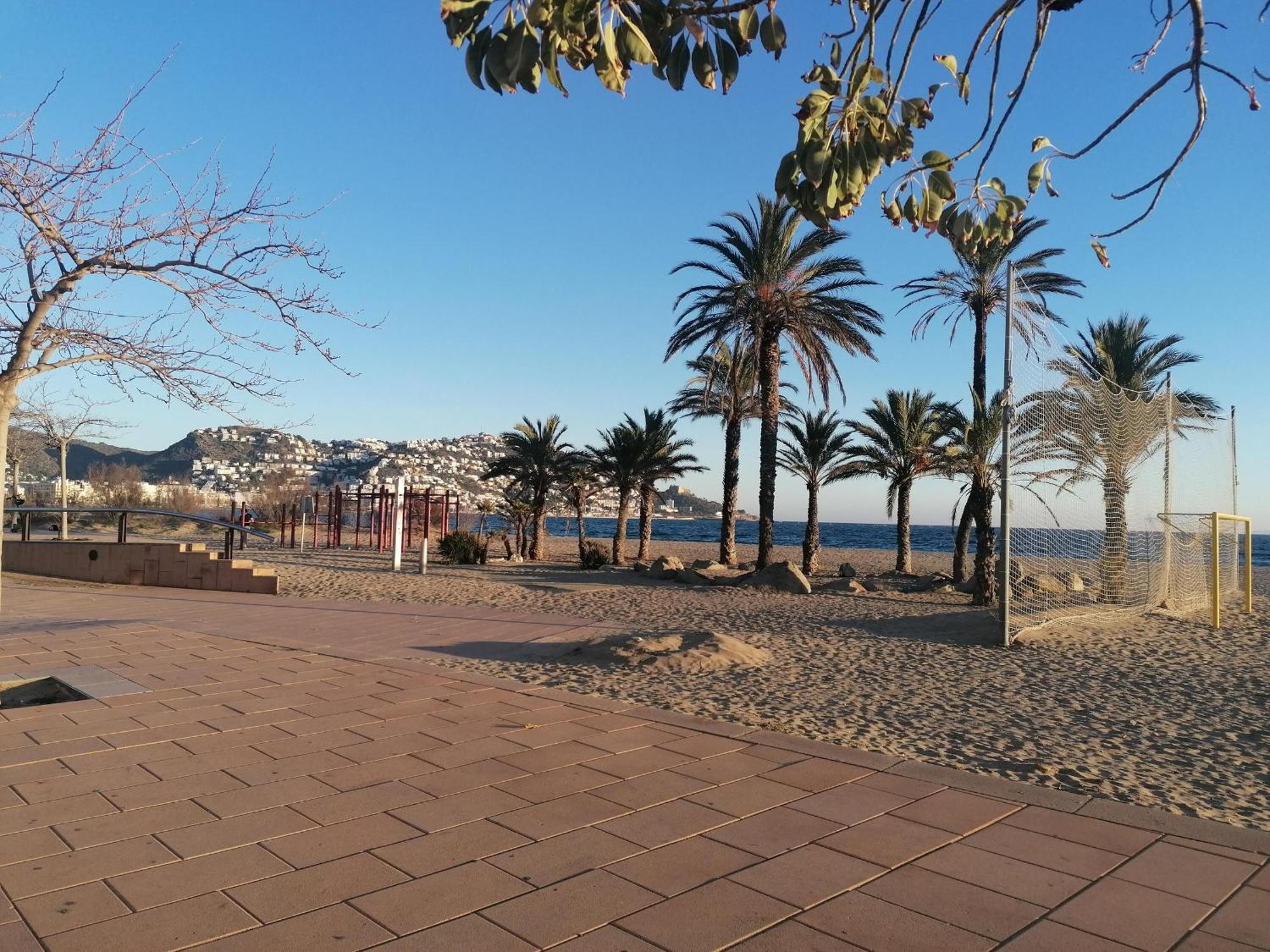 2189 Rocmar 3 3-c, Excelente Situacion Frente Al Puerto Pesquero Y Con Vista A La Bahia. Gran Terraza. Gran Parking Publico Delante. - Es-258-59