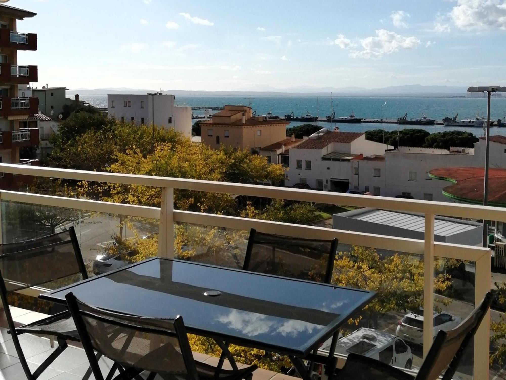 2189 Rocmar 3 3-c, Excelente Situacion Frente Al Puerto Pesquero Y Con Vista A La Bahia. Gran Terraza. Gran Parking Publico Delante. - Es-258-59 Apartamento