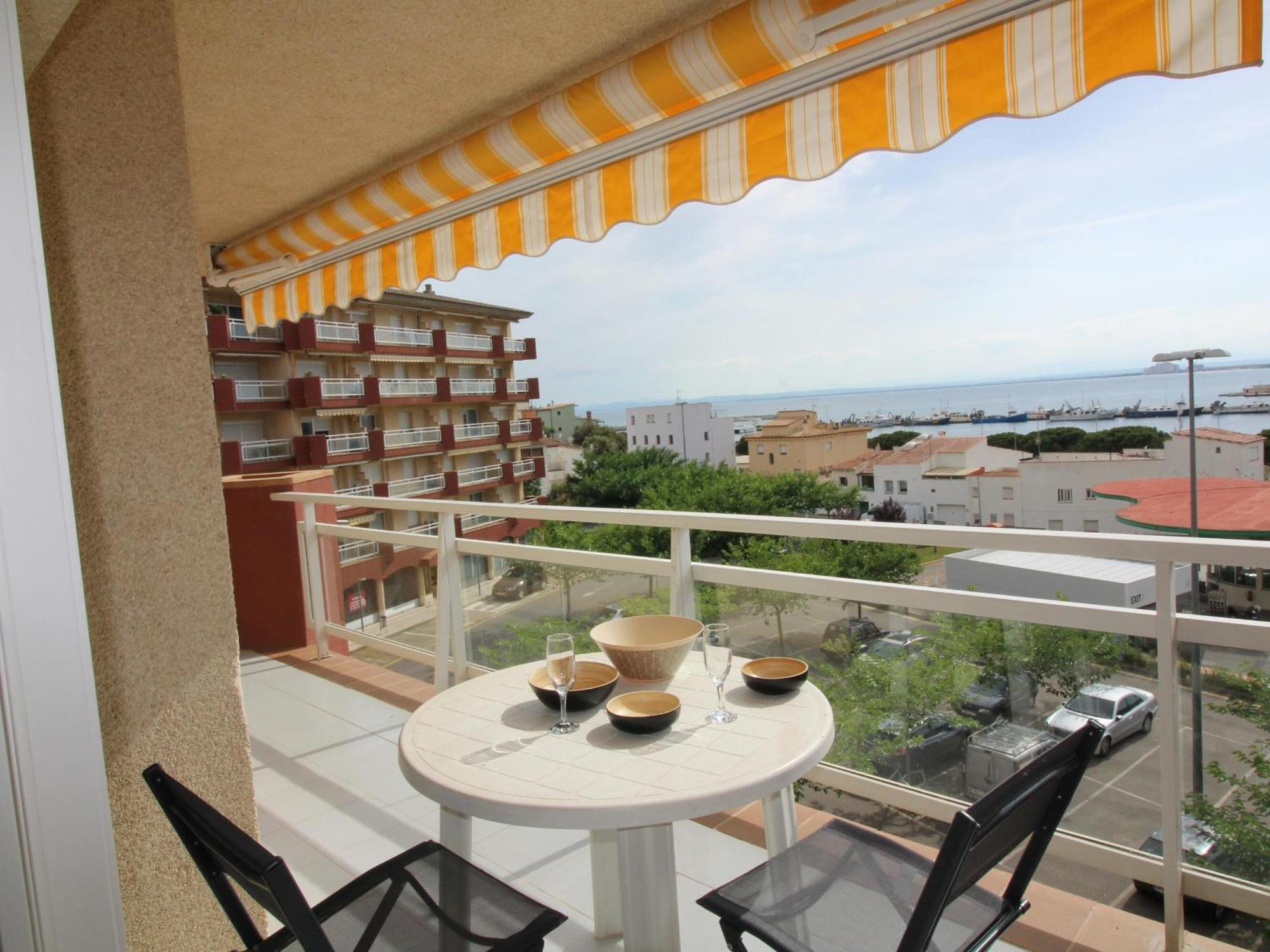 Apartamento 2189 Rocmar 3 3-c, Excelente Situacion Frente Al Puerto Pesquero Y Con Vista A La Bahia. Gran Terraza. Gran Parking Publico Delante. - Es-258-59 *